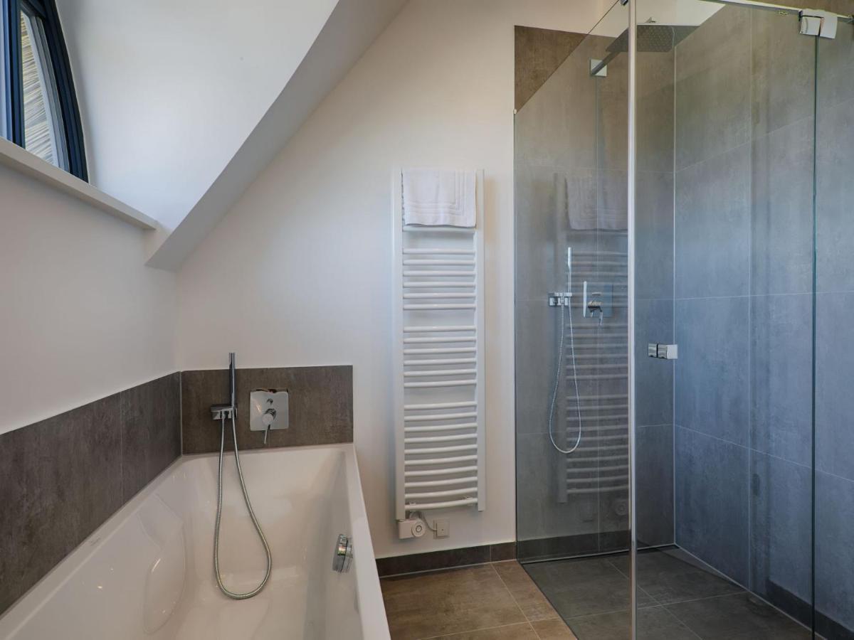 Reetland Am Meer - Luxus Reetdachvilla Mit 3 Schlafzimmern, Sauna Und Kamin F18 Dranske Exterior photo
