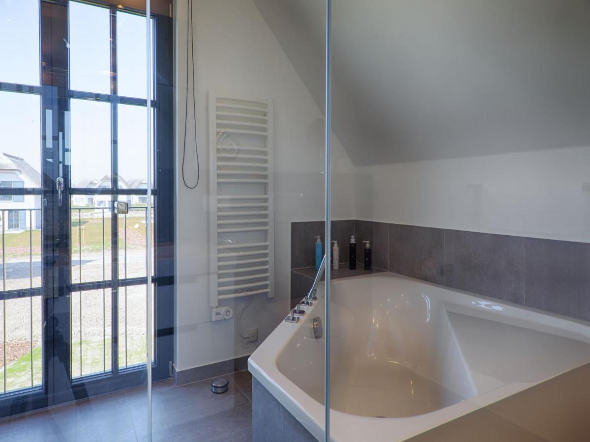 Reetland Am Meer - Luxus Reetdachvilla Mit 3 Schlafzimmern, Sauna Und Kamin F18 Dranske Exterior photo