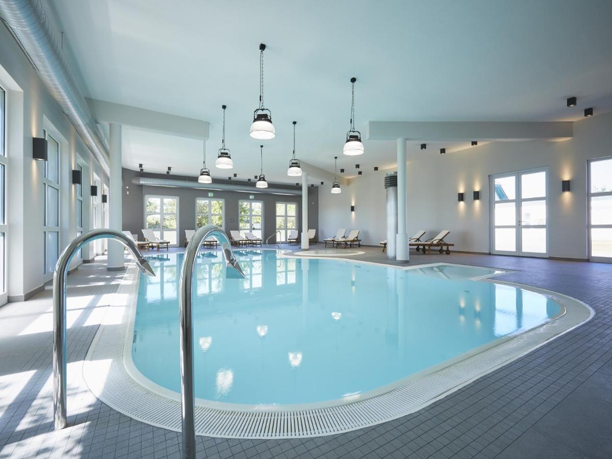 Reetland Am Meer - Luxus Reetdachvilla Mit 3 Schlafzimmern, Sauna Und Kamin F18 Dranske Exterior photo